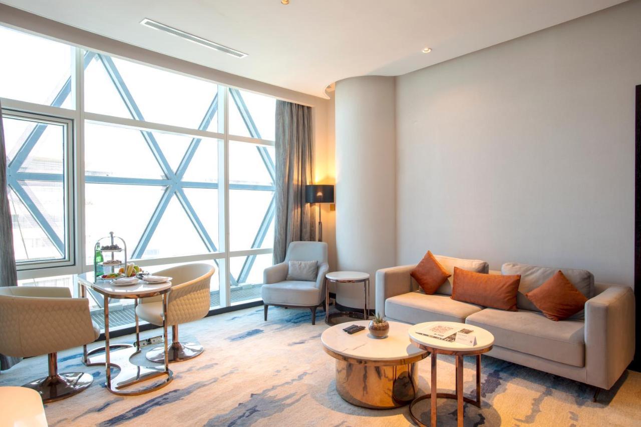 Century Marina Hotel - Lusail Exterior foto A living room at the hotel